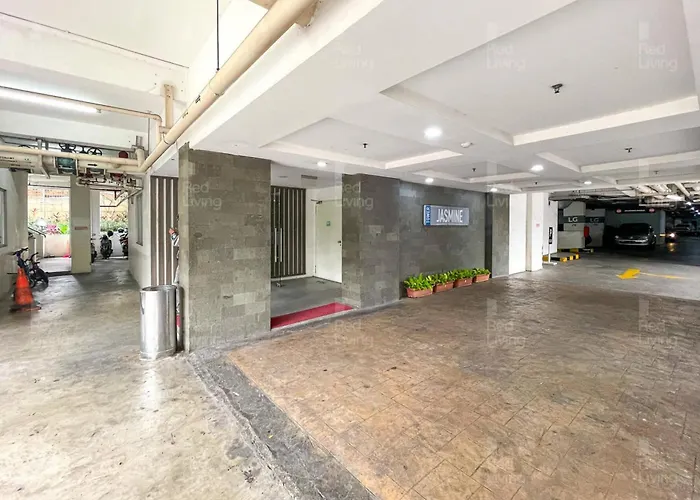 Redliving Apartemen Bassura City - Gracefull Rooms Tower Dahlia Jakarta